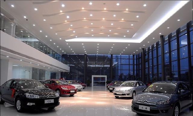 買(mǎi)車(chē)去4S店和二級(jí)代理經(jīng)銷商,哪個(gè)更劃算?后悔不早點(diǎn)知道